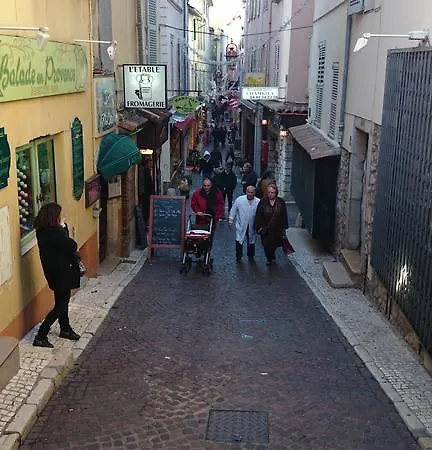 Au 23 * Antibes