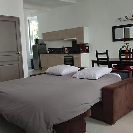 Au 23 Apartmán